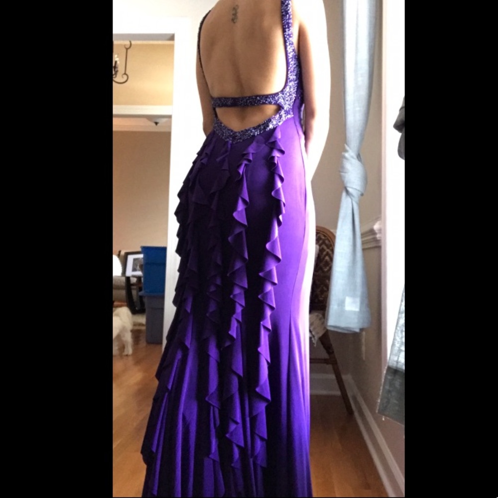 Caché Ruffle Gown